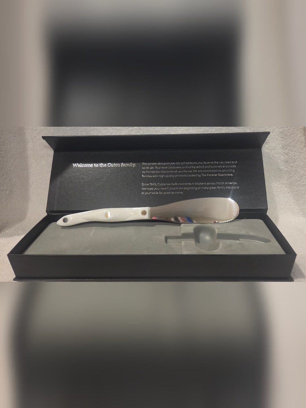 CUTCO SPATULA SPREADER